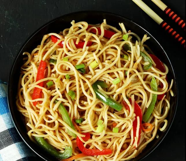 Hakka Noodles Veg