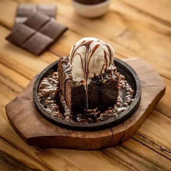 Hot choco brownie with icecream