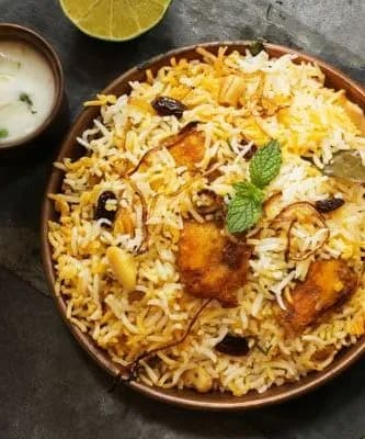 Hyderabadi Chicken Biryani with Raita