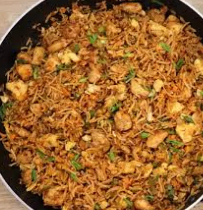 Egg Chicken Schezwan Rice