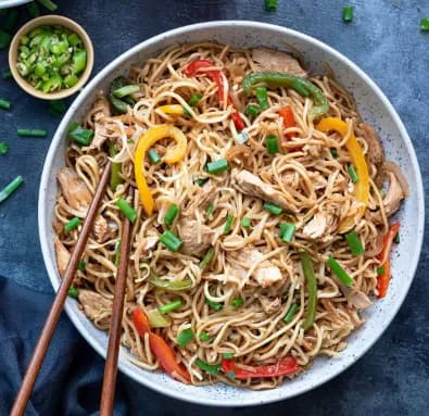 Hakka Noodles (Chicken)