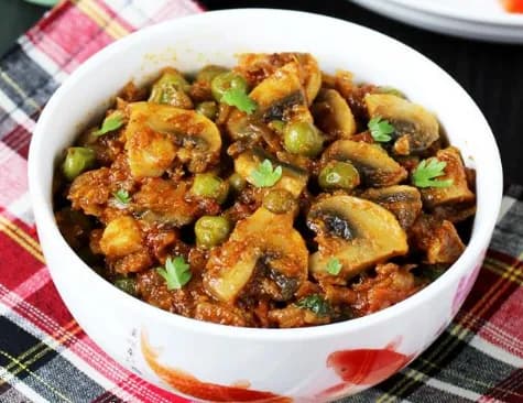 Mushroom Matar Makai Masala