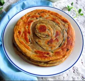 Lachha Paratha (Methi)