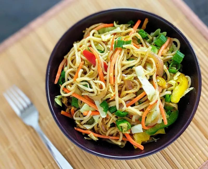 Sanghai Hakka Noodles (Veg)