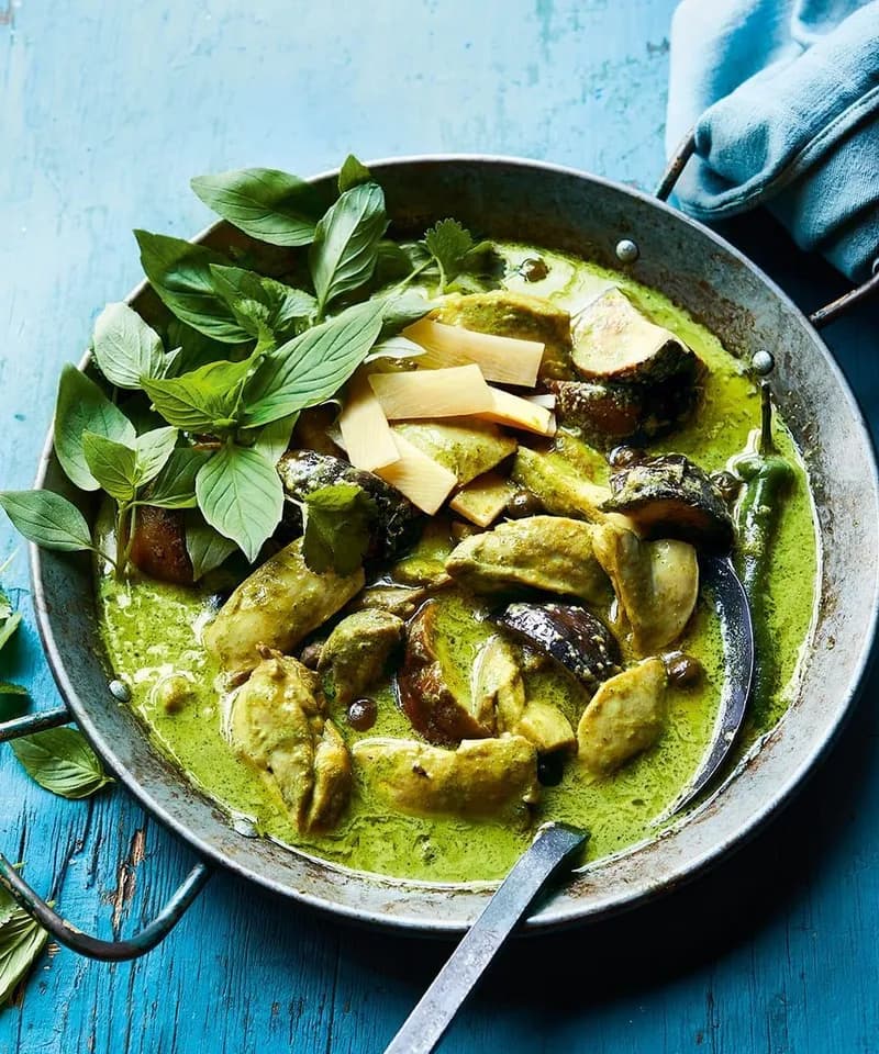 Thai Green Curry Chicken Dry ( 6 pcs )