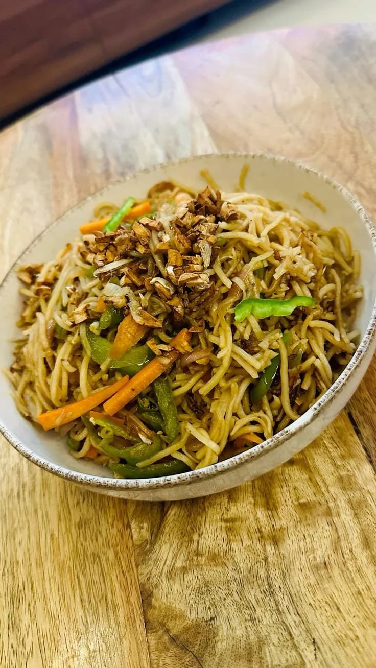 Burnt Garlic Noodles (Veg)